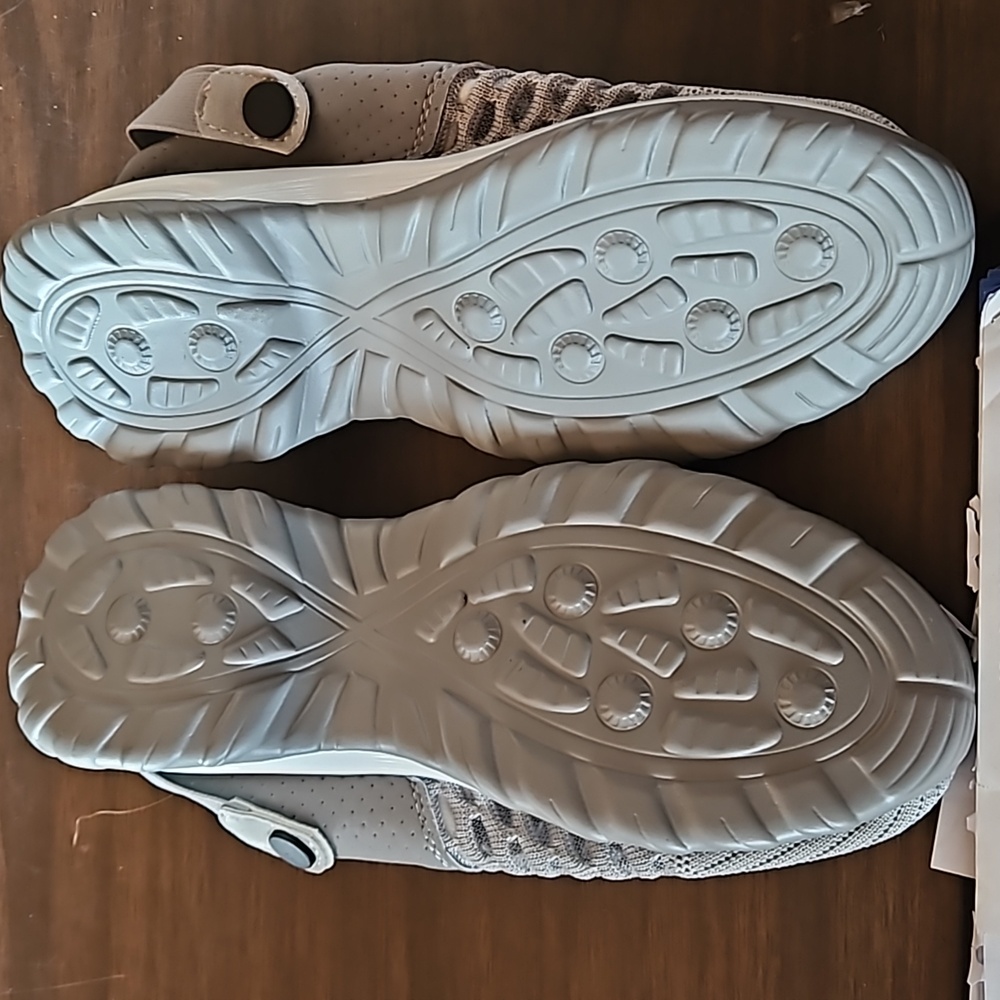Shoes - Picture 3 of 3